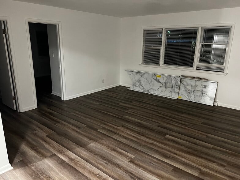 Building Photo - 1879 E G Ave