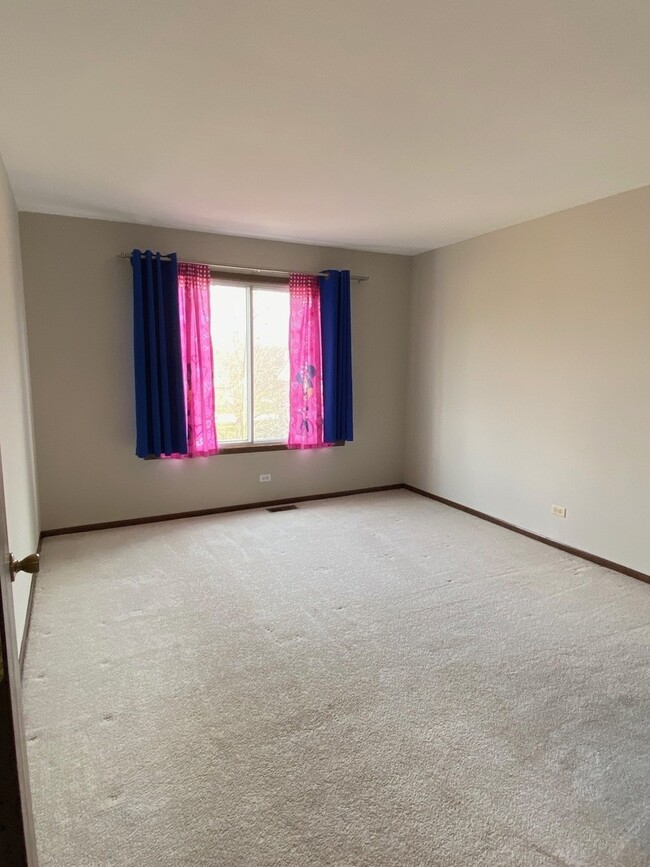 Building Photo - 7921 Knottingham Cir