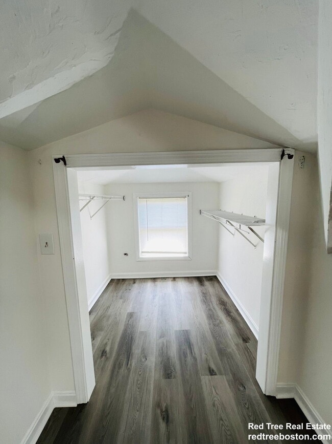 Building Photo - 187 Fellsway W