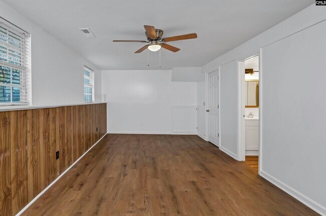 Building Photo - 100 Woodspur Rd