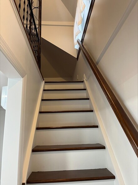 Building Photo - 26 Marvin St