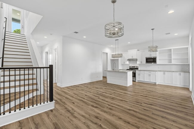 Building Photo - 5610 Savyon Dr