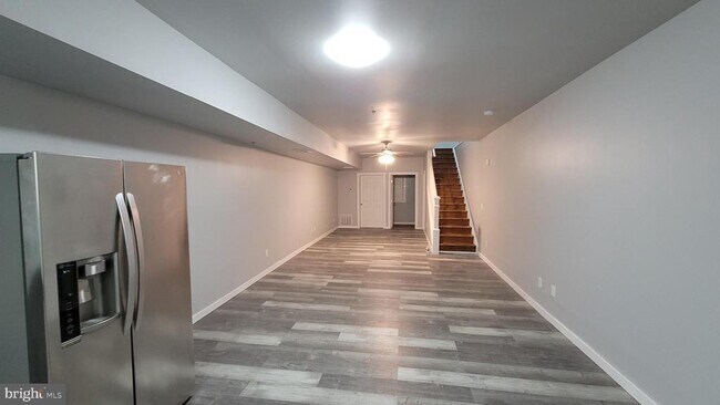 Building Photo - 1729 Centre Ave