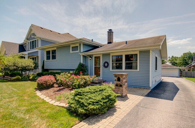 Building Photo - 501 Lincoln Ave