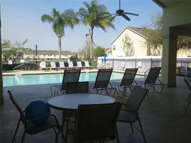 Building Photo - 2806 Club Cortile Cir
