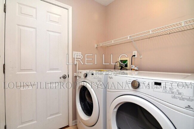 Building Photo - 4625 Oak Pointe Dr