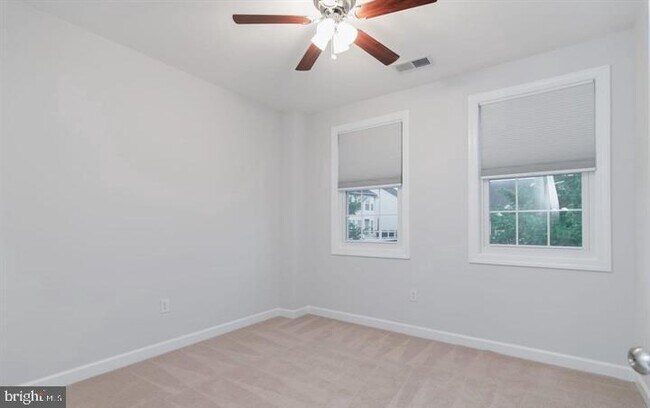 Building Photo - 16380 Rusty Rudder Dr