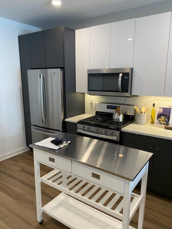 Building Photo - 86 Midtown Bridge St