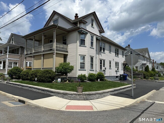 Building Photo - 76 Lorenzo St