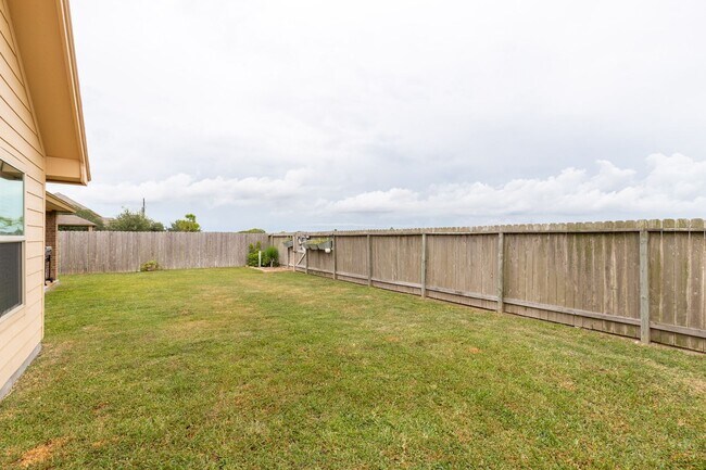 Building Photo - 7921 Pavo Real St