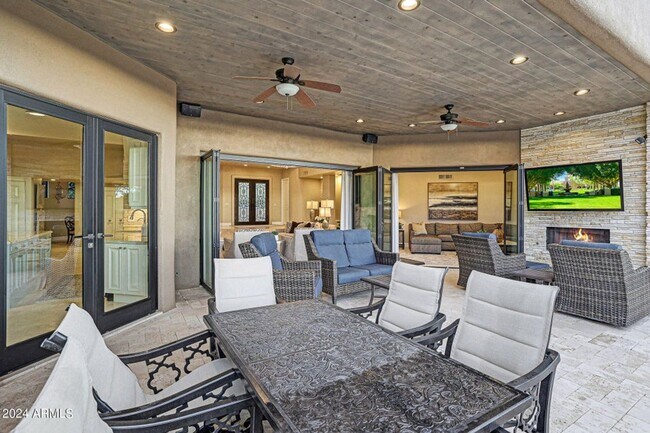 Building Photo - Beautiful custom home with backyard Oasis!