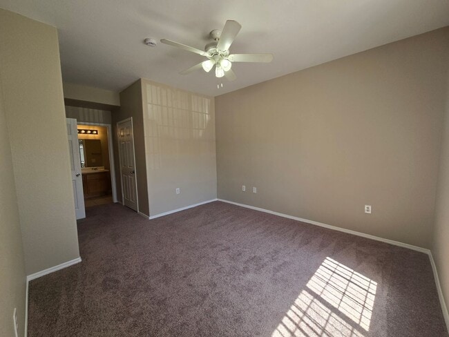 Building Photo - A Fabulous 2 Bedroom Downstairs Condo Cent...