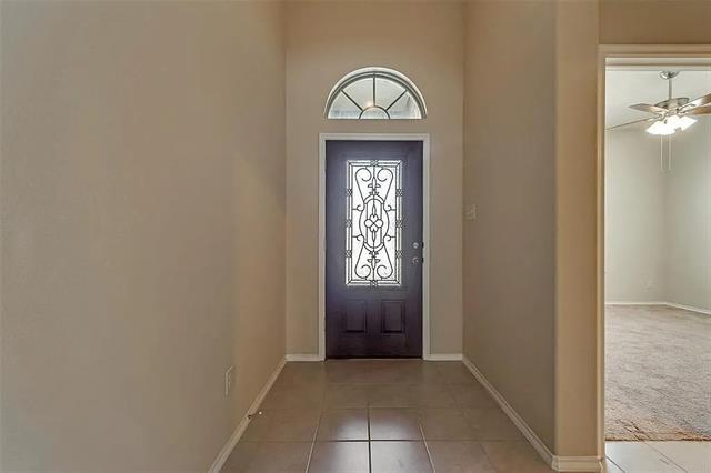 Building Photo - 1100 Lake Woodland Dr