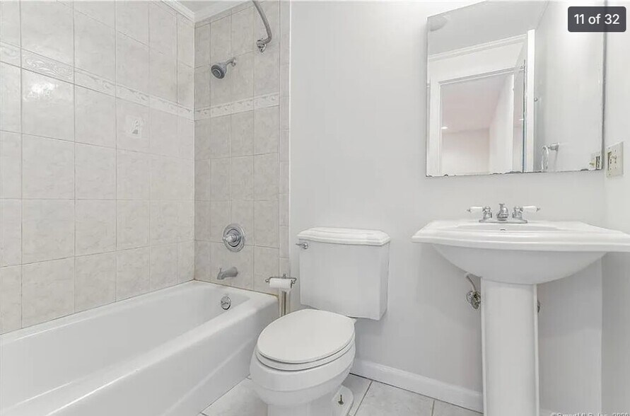 Building Photo - 126 Washington St