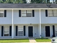 Building Photo - 14570 Honeysuckle Dr