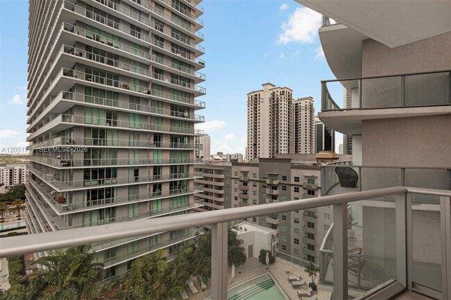 Building Photo - 1100 S Miami Ave