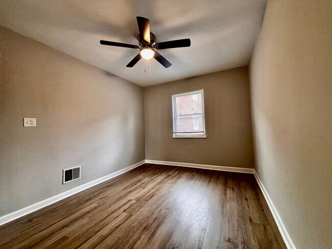 Building Photo - Newly Renovated 2 bedroom in Fairborn!