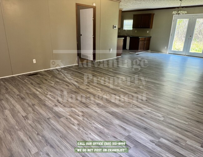 Building Photo - Perfect for Families: Spacious 5-Bedroom Home in Greenbrier!