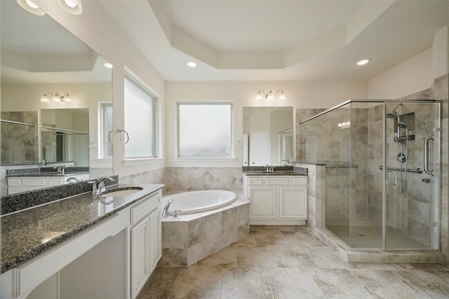 Building Photo - 1403 Holly Chase Dr
