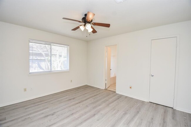 Building Photo - 4018 Bassingham Dr