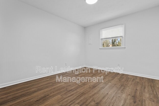 Building Photo - 4021 Victoria Way