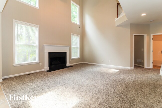 Building Photo - 200 Garland Rose Ln