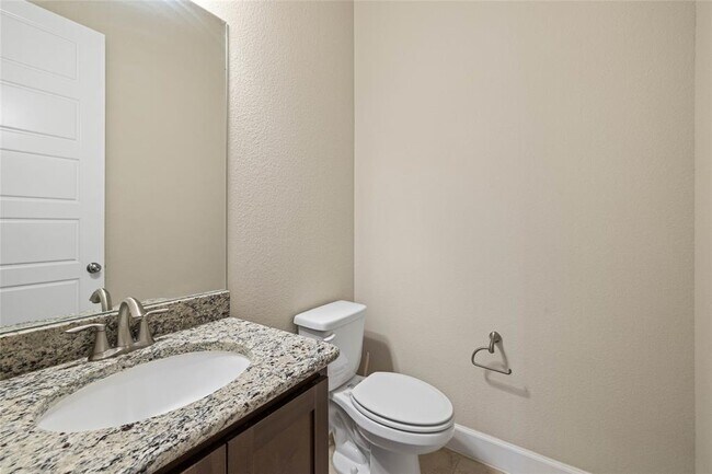 Building Photo - 3008 Paseo de Charros