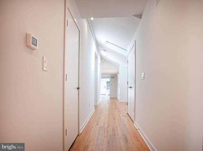 Building Photo - 92 Overbrook Dr