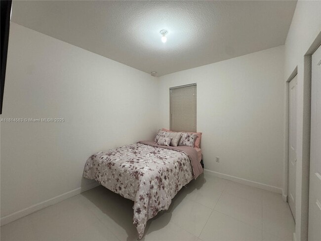 Building Photo - 24921 SW 118 Ct