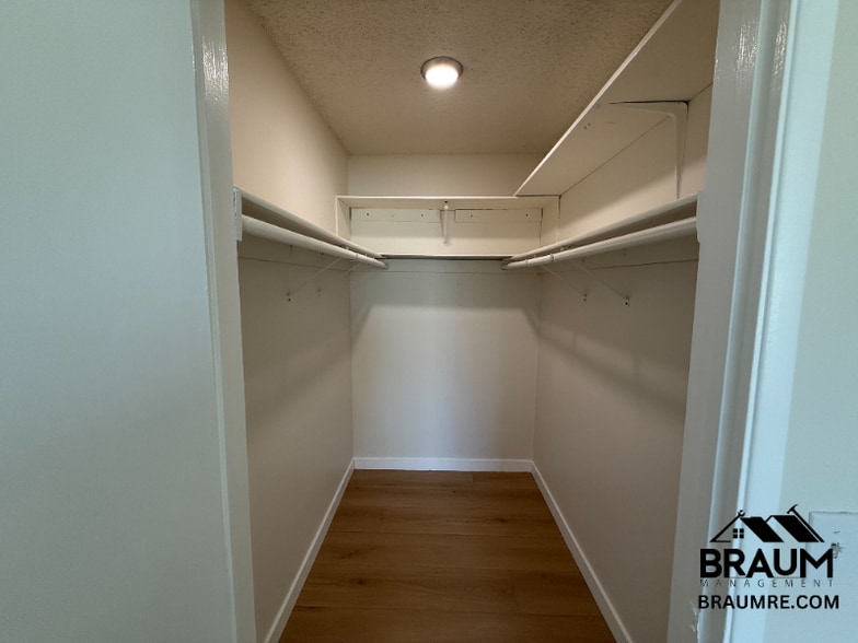 Building Photo - 13347 Victory Blvd