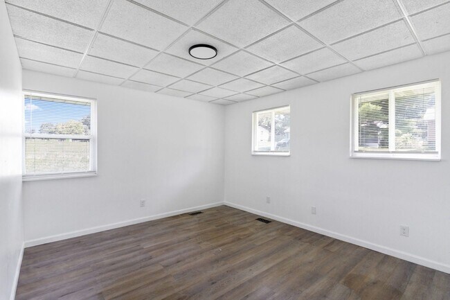 Building Photo - 9835 Winkler Dr