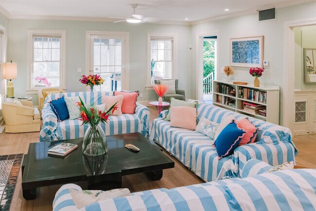 Building Photo - 519 28th St