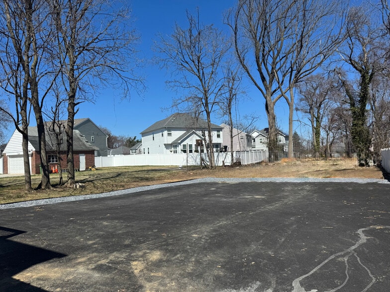 Parking Lot - 9124 Liberty Rd