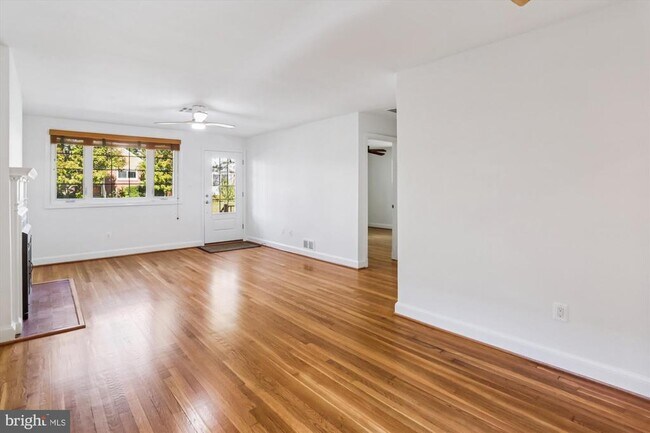 Building Photo - 4406 Rosedale Ave