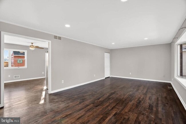 Building Photo - 927 Juliet Ln