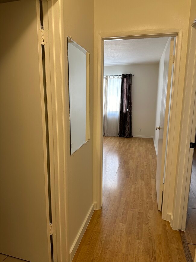 Building Photo - 4381 Ventura Canyon Ave