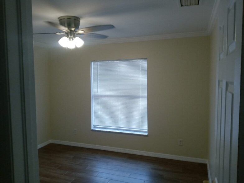 Building Photo - 2301 SW 25th St