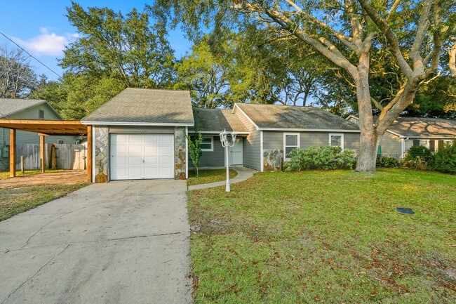 Building Photo - 266 Honeysuckle Way