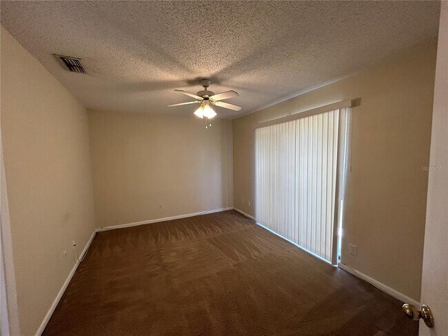 Building Photo - 1431 Tiverton Dr