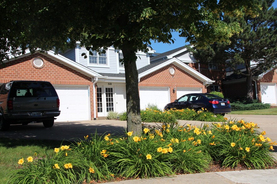 Highland Springs Elgin, IL Apartment Finder