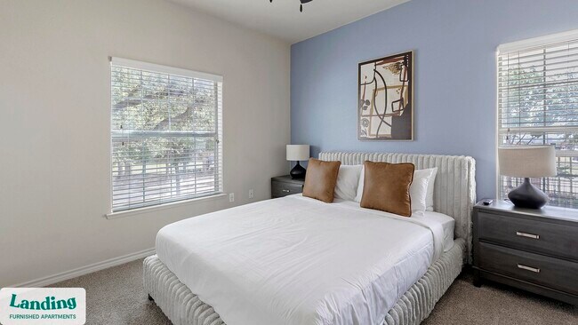 Building Photo - 6101 N Riverside Dr