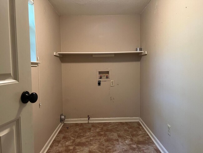 Building Photo - 14 Feldspar Ct