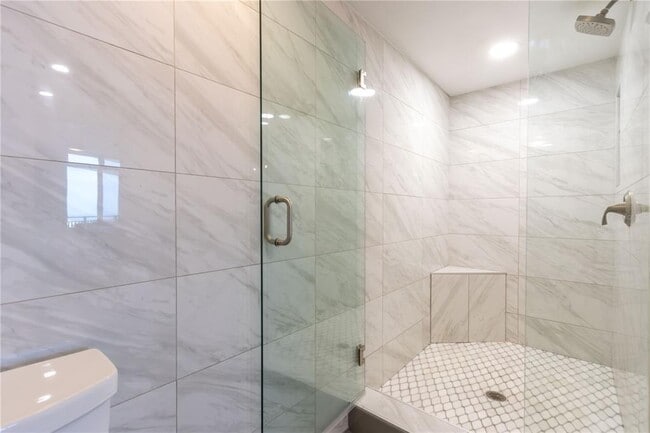 Building Photo - 690 Island Way