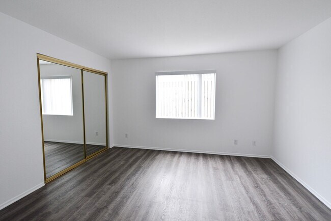 Building Photo - 2701 S El Camino Real