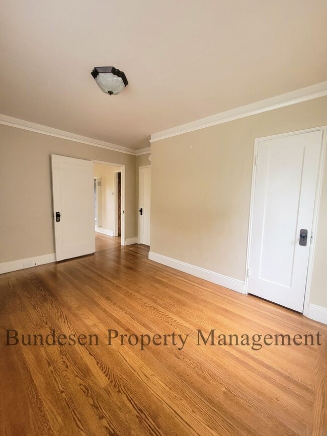 Building Photo - Charming 2 bedroom with vintage appeal