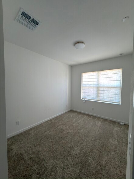 Building Photo - 4570 S Renaissance Dr