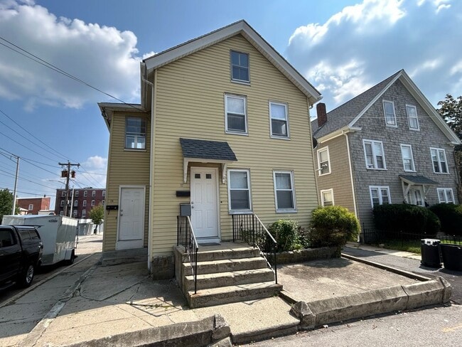 Building Photo - 11 Clark St