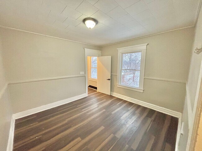 Building Photo - 148-152 Grand Avenue