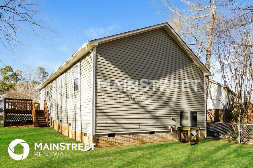 Building Photo - 240 Mitchell Ave