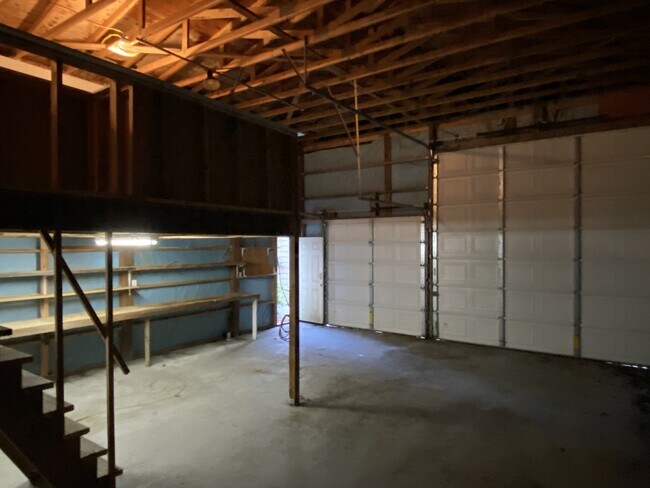 Building Photo - 348 Cockle St SW